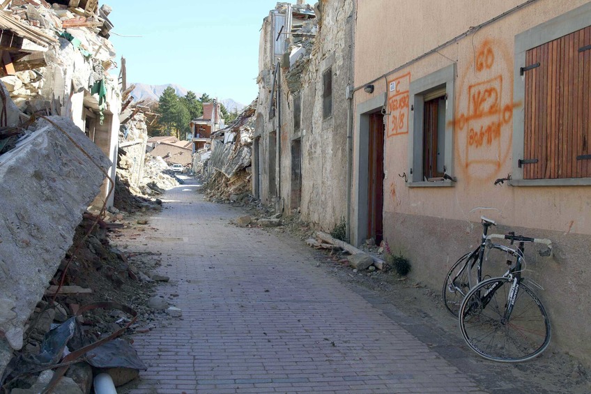 ​La generosità dei ciclisti de L’Eroica al liceo sportivo di Amatrice