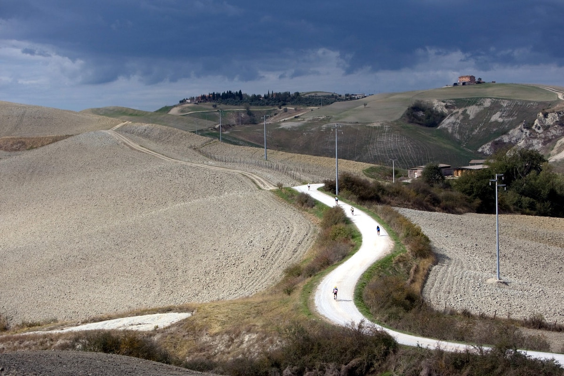 L'Eroica_(cicloturismo)-min.jpg